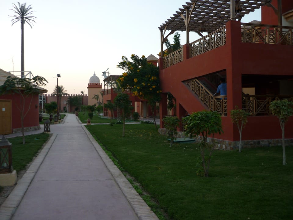 Wege durch die Anlage Pickalbatros Alf Leila Wa Leila Resort - Neverland Hurghada