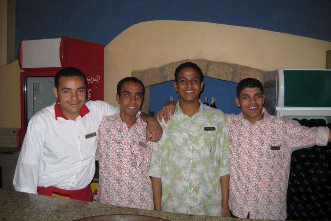 Nette Servicemanschaft Rendezvoubar Pickalbatros Dana Beach Resort - Hurghada