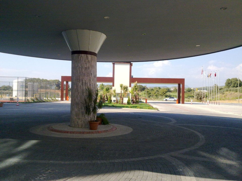 Eingang Cenger Beach Resort & Spa