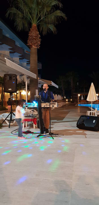 Live-Musik war sehr schön  Hotel Galeri Resort