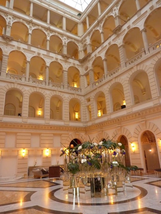 Innenhof Anantara New York Palace Budapest Hotel
