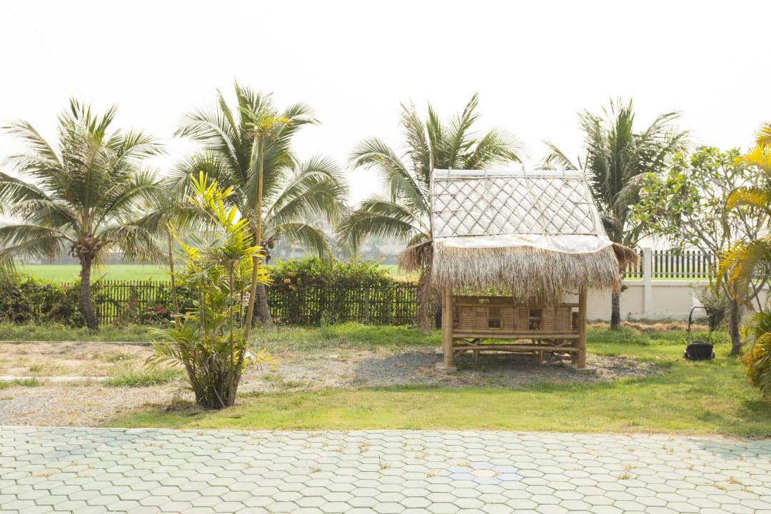 Gartenanlage Lha's Place Guesthouse and Holidayhomes