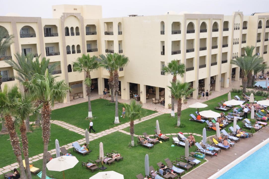 Teil der Poolanlage Hotel Paradis Palace