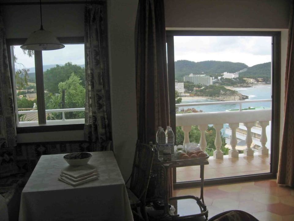 Blick vom Wohnzimmer Hotel Aldea Cala Fornells 2