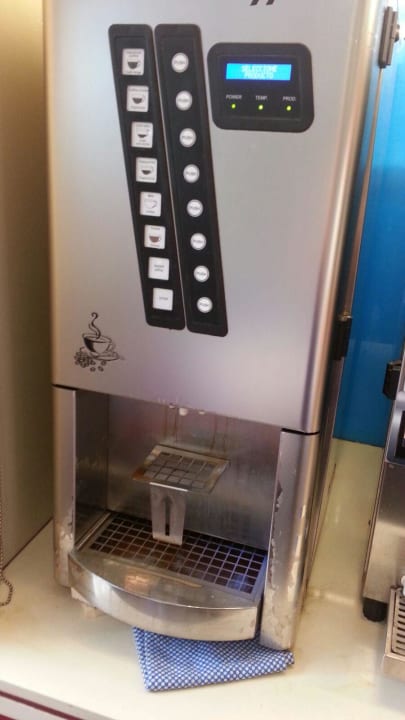 Dreckig, alt und schmeckt nicht MLL Mediterranean Bay - Adults only