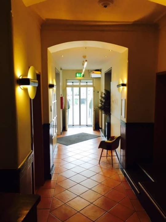 Treppenhaus zum Ausgang Best Western Hotel Kurfürst Wilhelm I