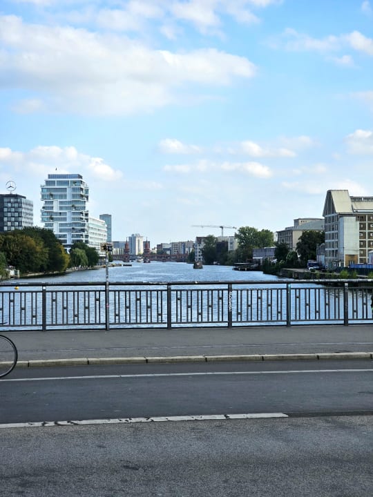 Außenansicht IntercityHotel Berlin Hauptbahnhof