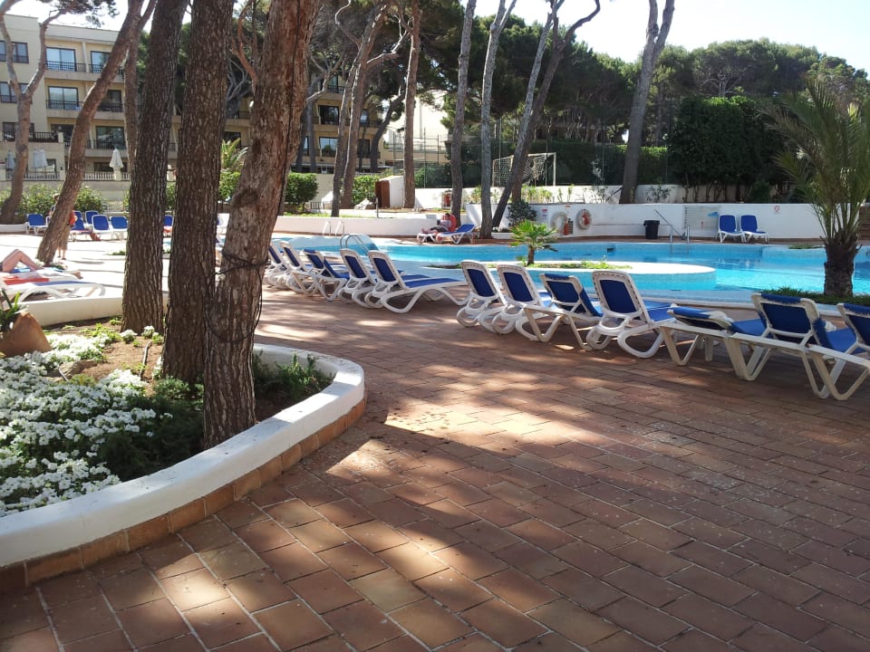 Poolbereich gegen Abend  Hotel & Spa S'Entrador Playa