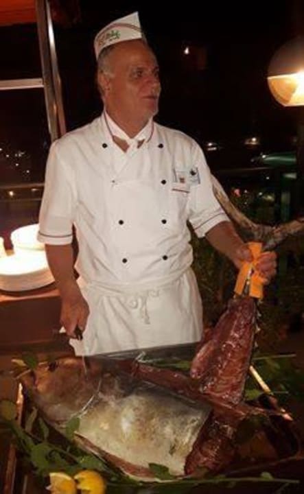 Frischer Fisch vom Grill auf der Terrasse Aldiana Club Rocca Nettuno Calabria