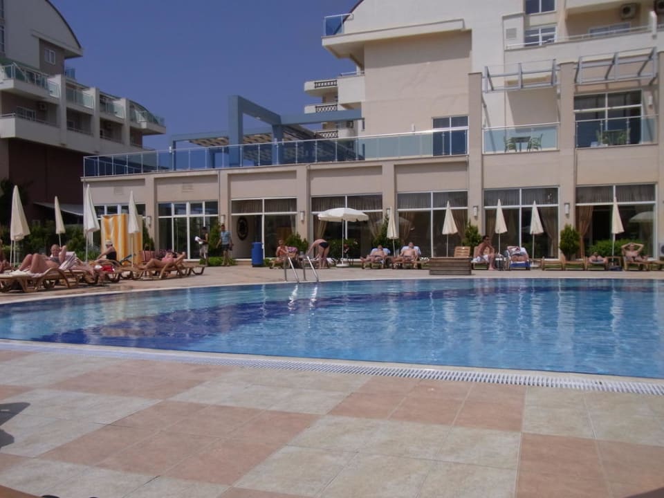 Poolaussicht Solivia Hotel
