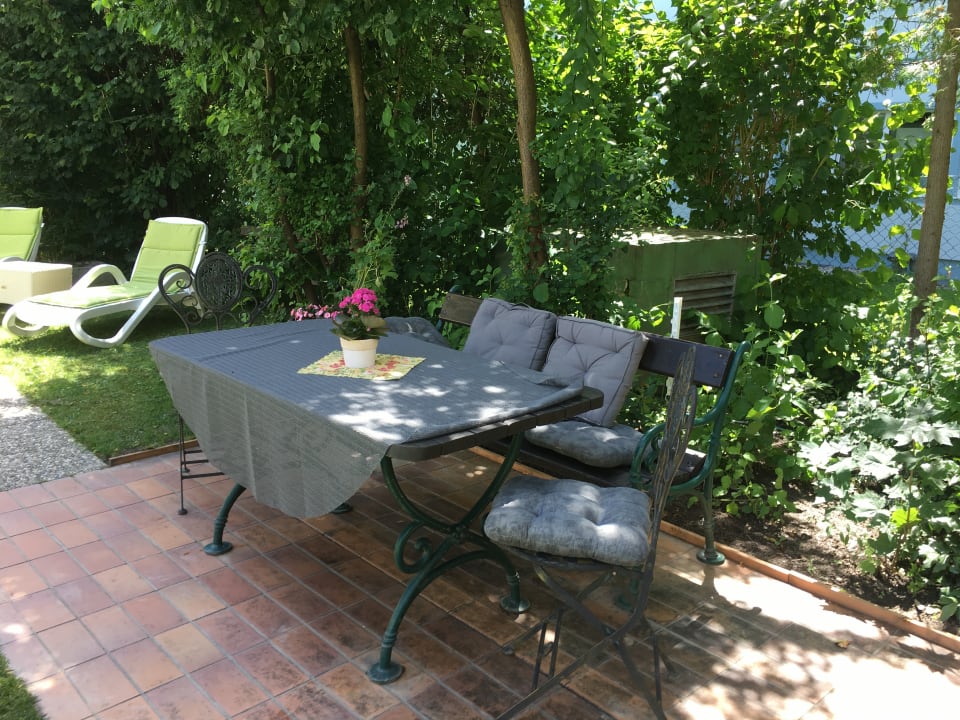 "Ruhezone im Hotelgarten" Kurhotel unter den Linden (Bad Füssing