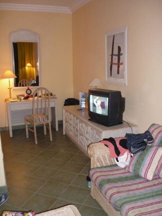 Schreibtisch, Fernseher und Couch Abora Buenaventura by Lopesan Hotels