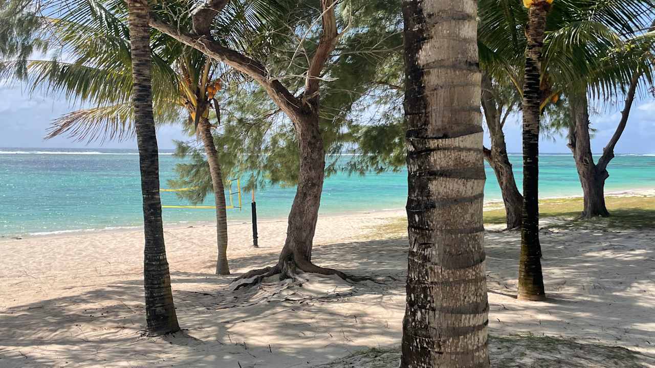 Strand Crystals Beach Resort Belle Mare, a member of Radisson Individuals