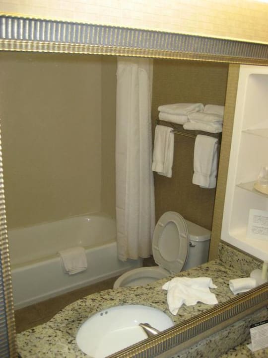 Bad Holiday Inn Express Hotel & Suites Hampton South-Seabrook