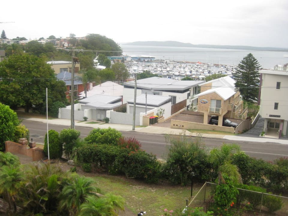 Blick zu Hafen Marina Resort