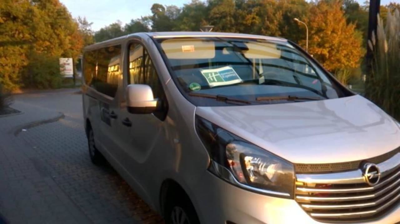 Flughafen-Shuttle Holiday Inn Express Frankfurt - Airport