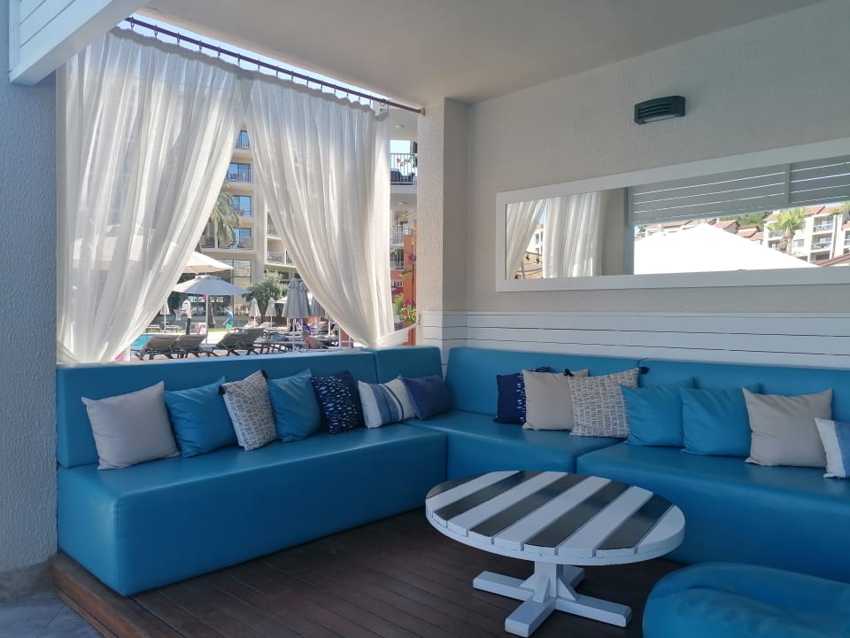 Pool Arum Barut Collection