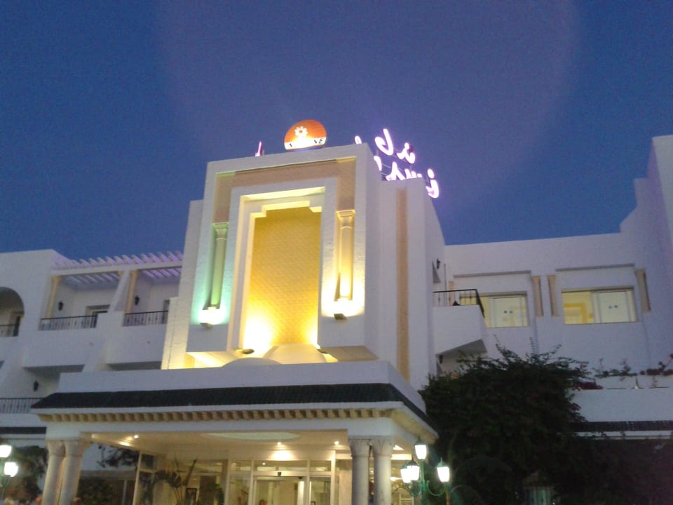 Hotel Nesrine in der Dämmerung Hotel Nesrine