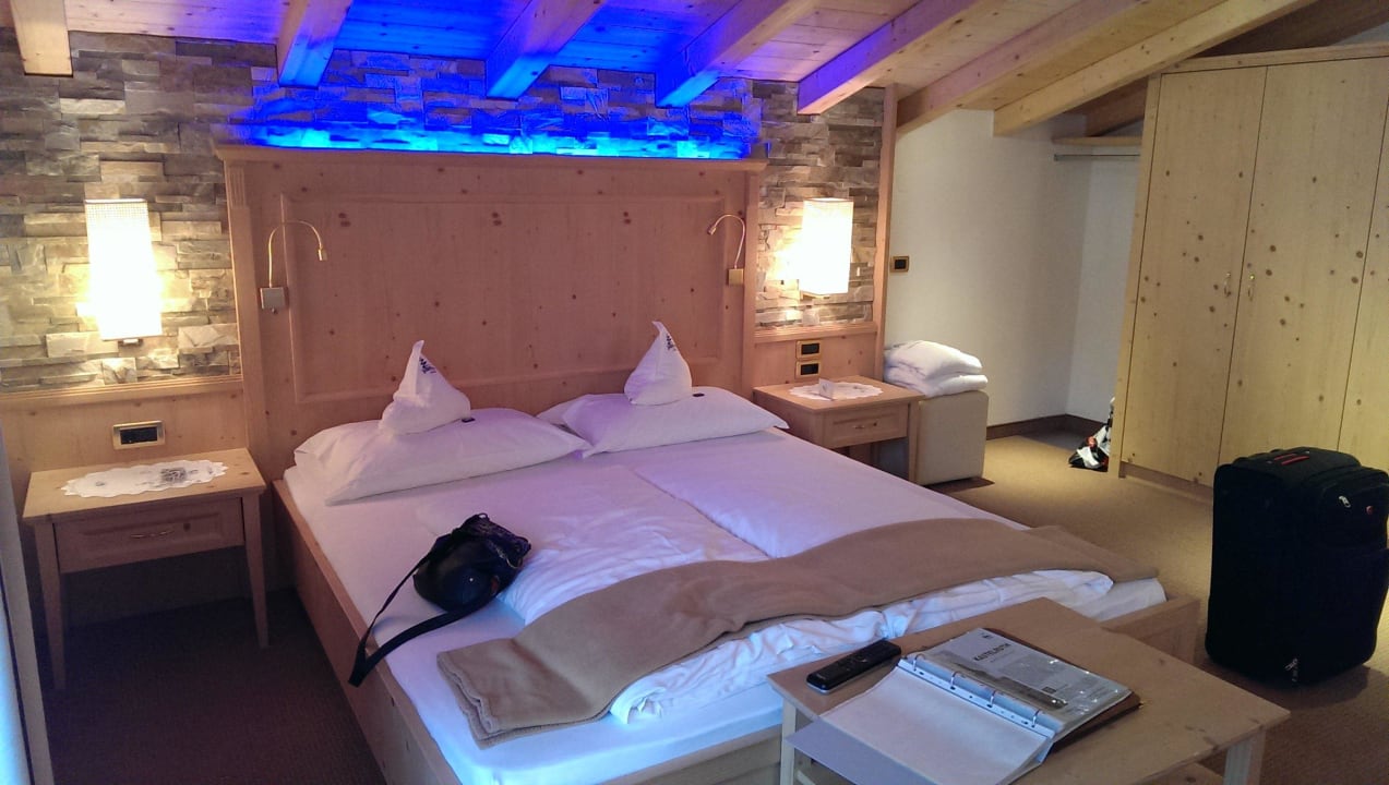 Geschmackvoll eingerichtetes Zimmer Hotel Baumwirt