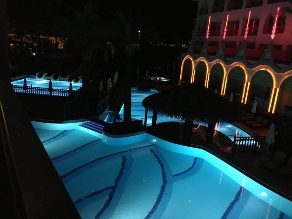 Pool Well Palace Side