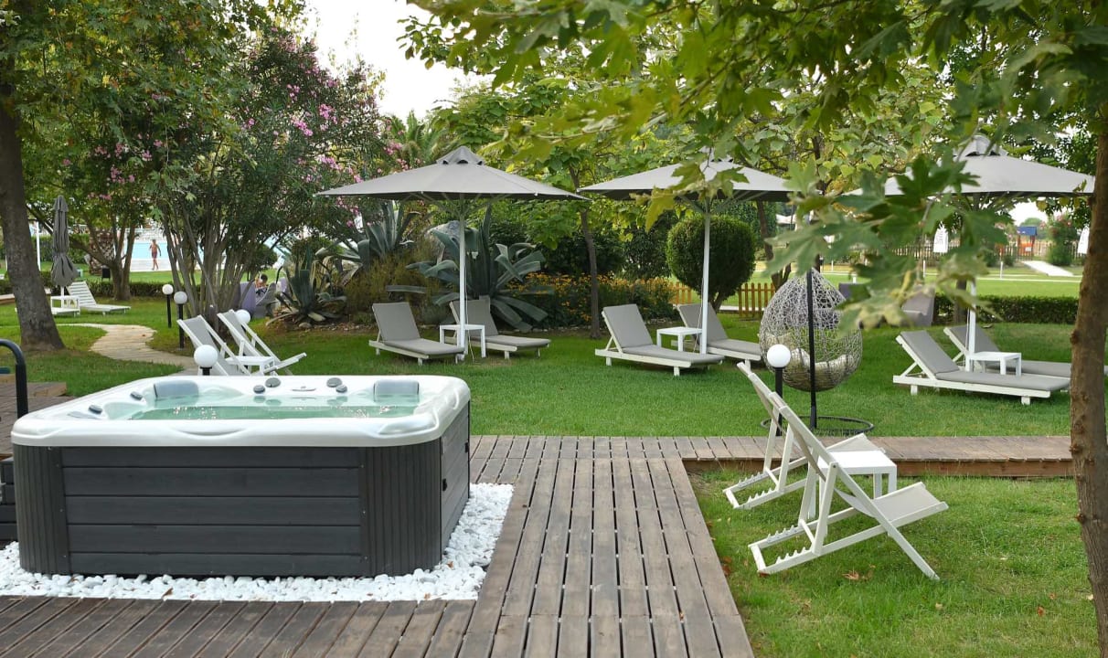 Gartenanlage Olympian Bay Grand Resort