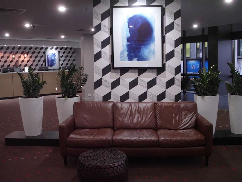 Lobby Hotel Grand Chancellor Townsville