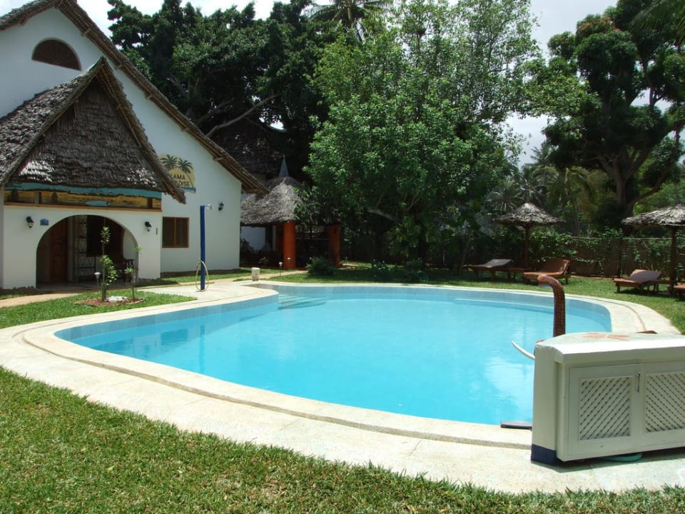 Haupthaus mit Pool Gästehaus Kama Paradise