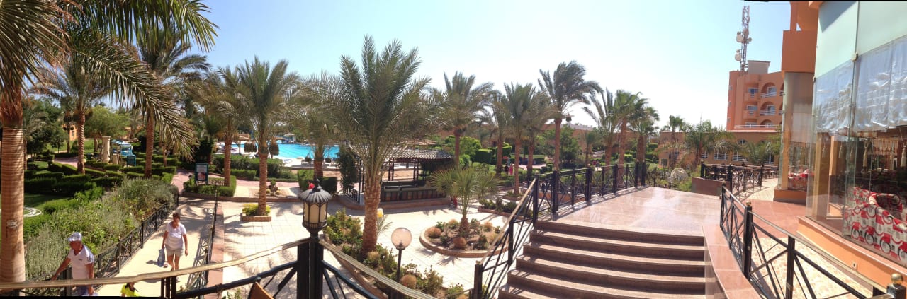 Eingang zum Haupthaus Golden Beach Resort