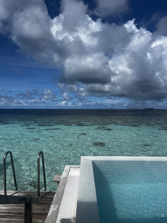 Zimmer Sun Siyam Iru Veli