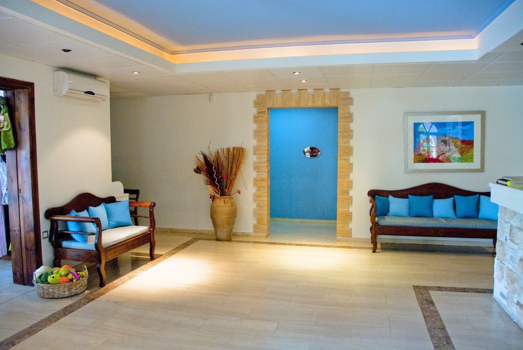 Reception Porto Koukla Beach