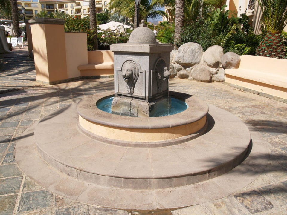 Brunnen im Garten Palm Oasis Maspalomas