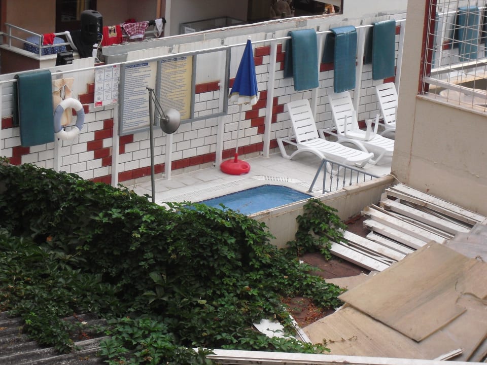 Pool für fünf Personen  Hotel Aslan City Kleopatra