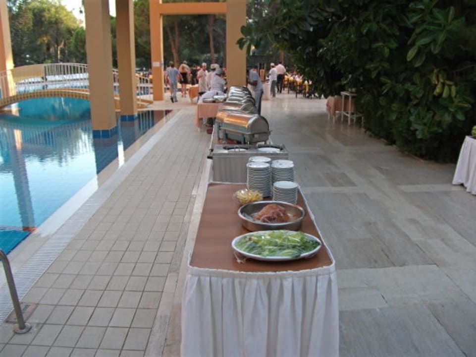 Buffetaufbau am Pool Asteria Collection Side