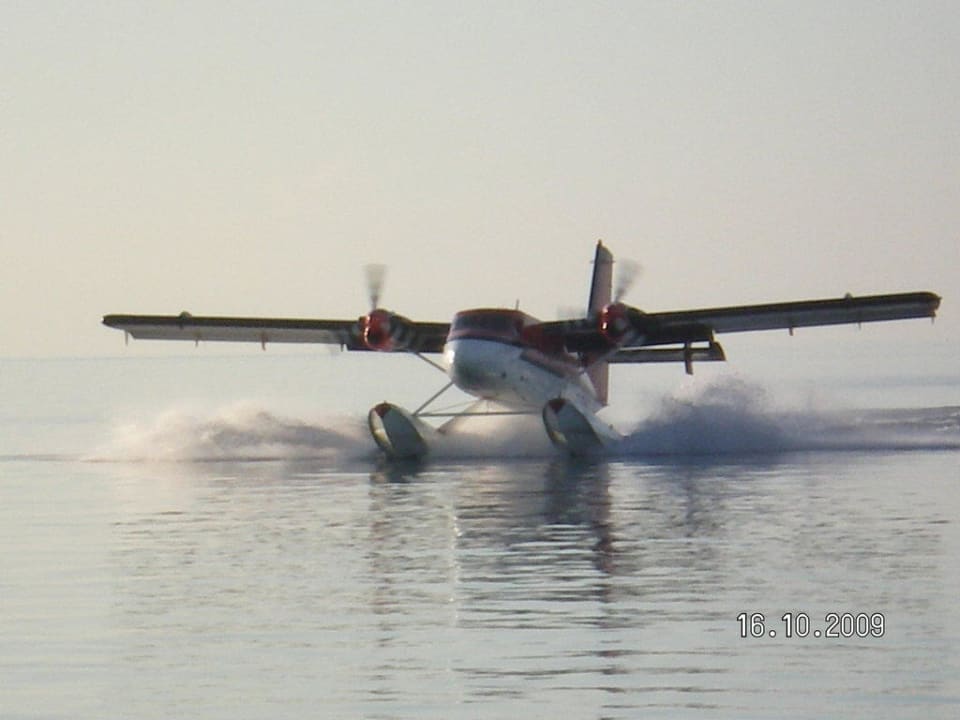 Wasserflugzeug Summer Island Maldives