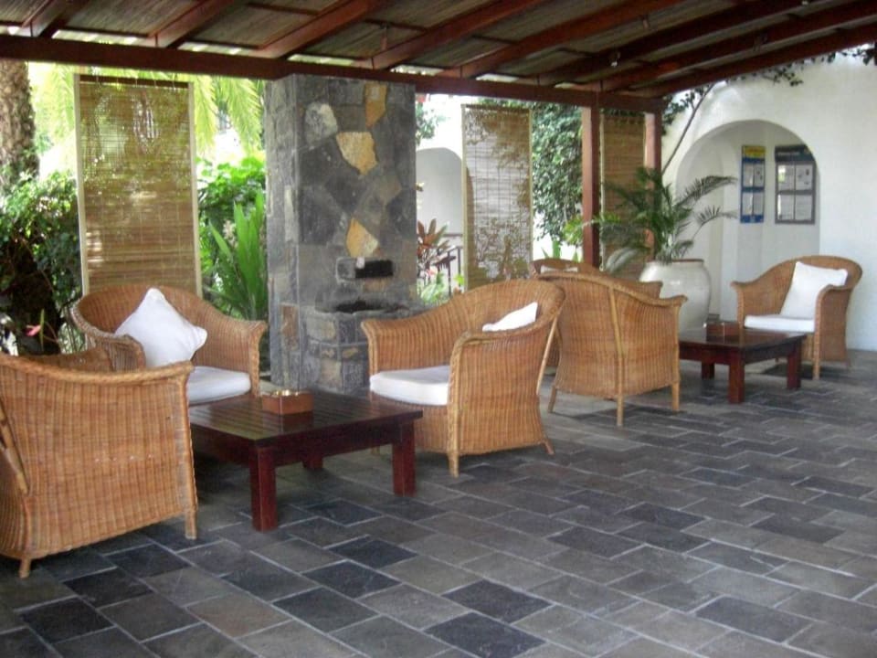 Sitzgelegenheiten in der Lobby Veranda Palmar Beach Hotel