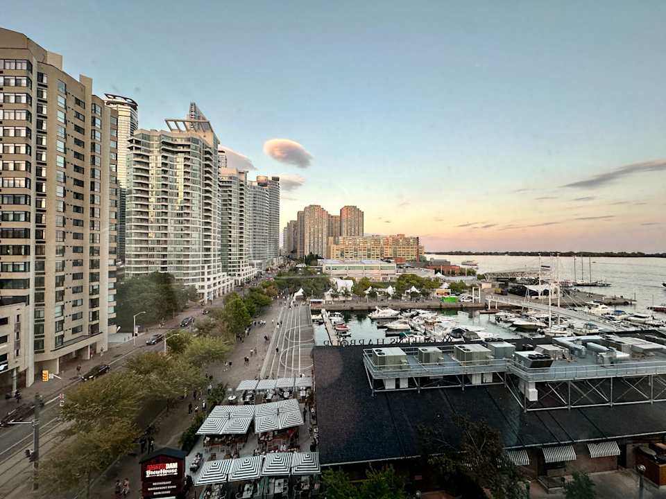Außenansicht Radisson Hotel Admiral Toronto-Harbourfront