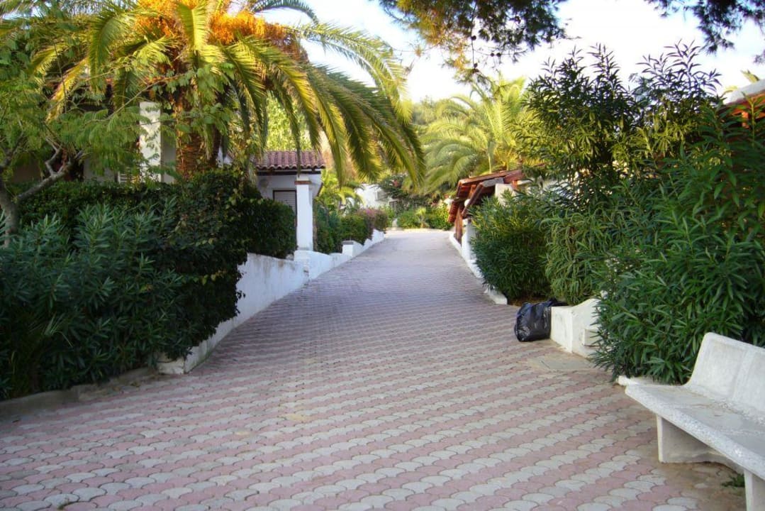 Blick nach oben Villaggio Baia d'Ercole