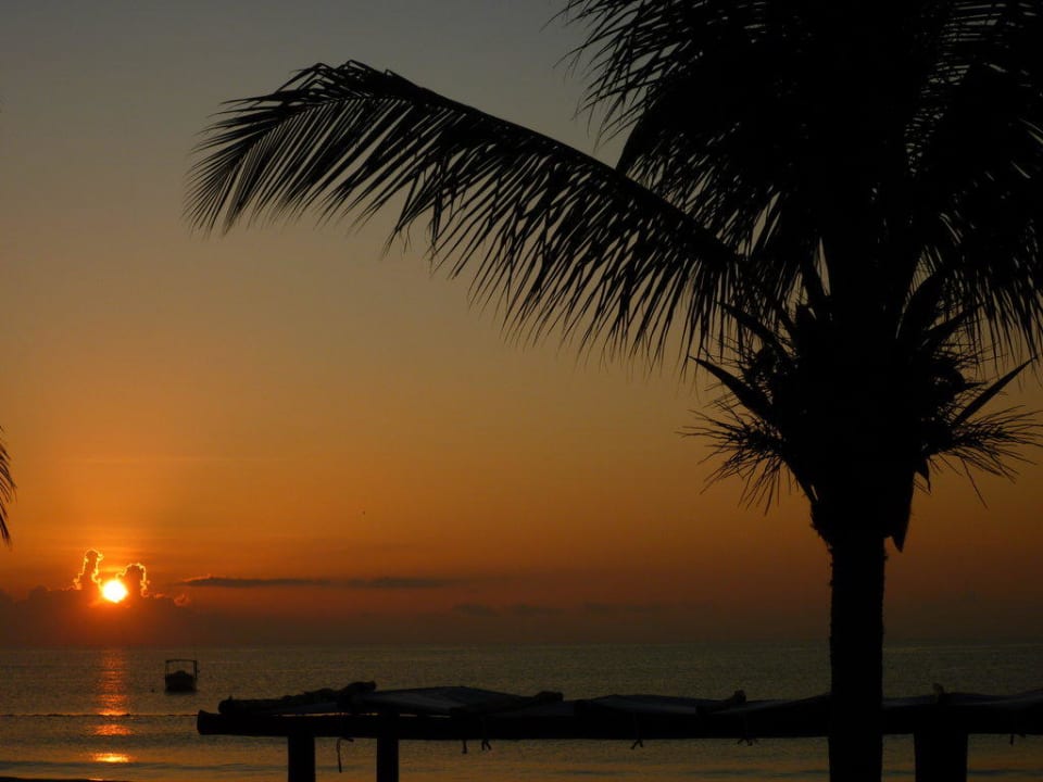 Sonnenaufgang vorm Hotel Maroma Playa Catalonia Playa Maroma