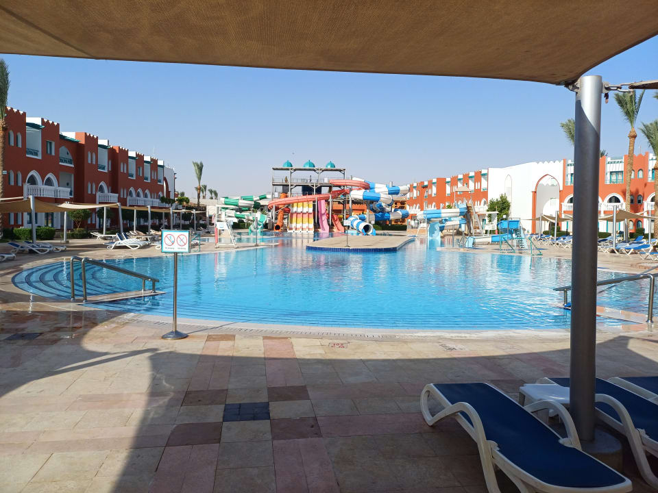Pool SUNRISE Garden Beach Resort