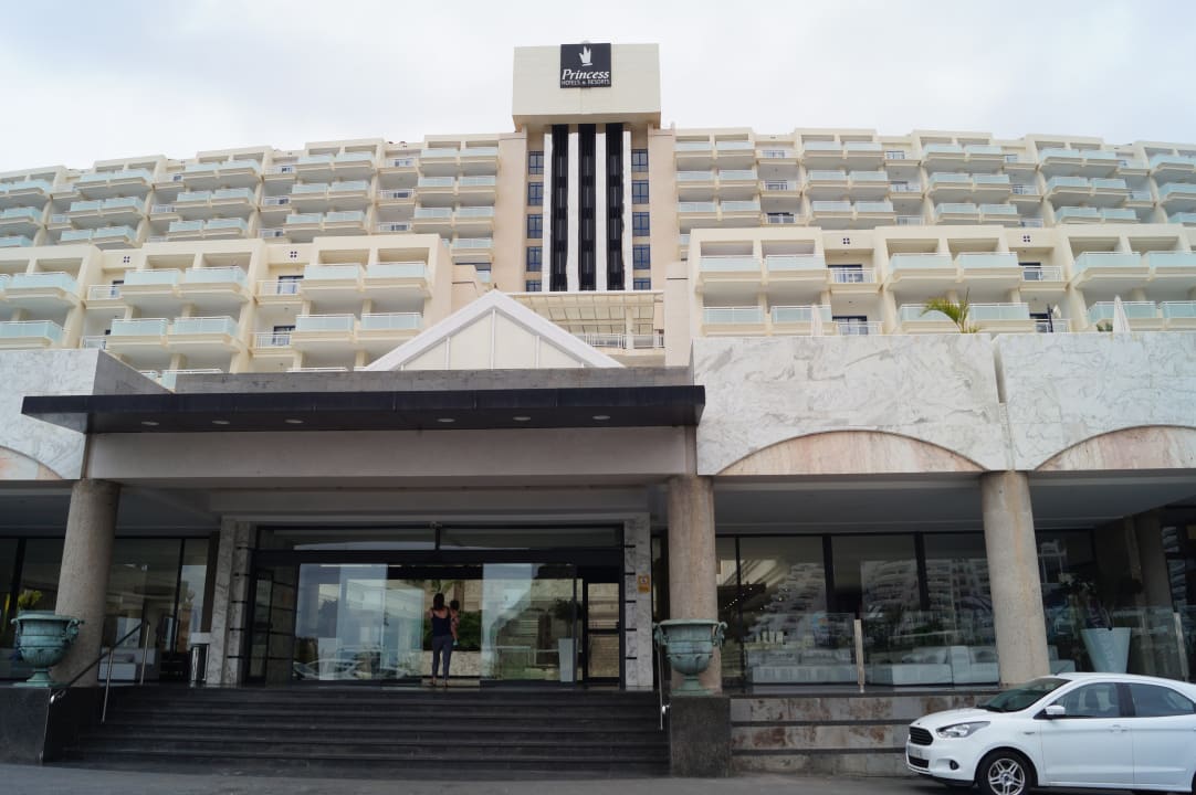 Lobby Princess Taurito