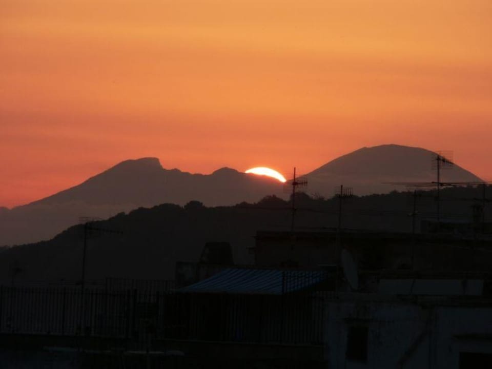 Morgenröte über dem Vesuv Hotel San Giovanni Terme