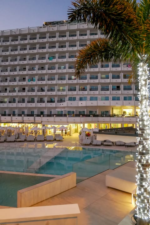 Außenansicht Hotel Caserio