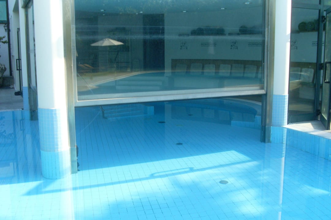 Eingang zum Pool Villa Pace Park Hotel Bolognese