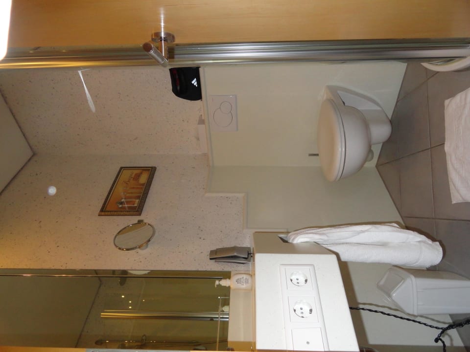 Badezimmer in unserem Comfort-Doppelzimmer Hotel Victoria