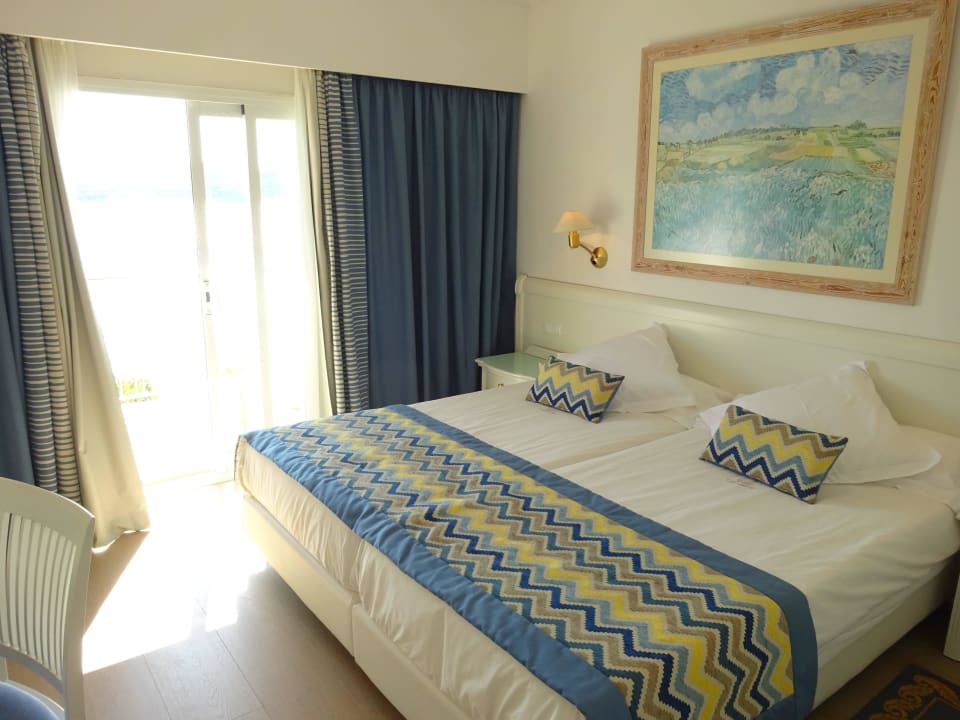 Das gute Bett in Zimmer 501 Hotel Coronado Thalasso & Spa