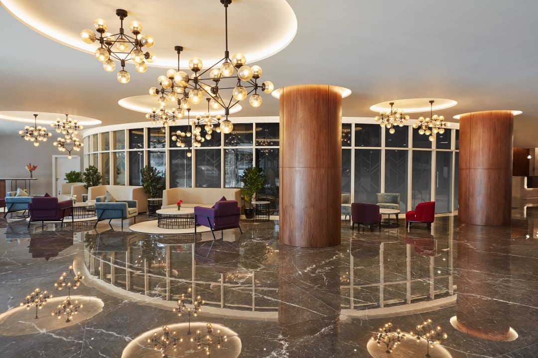 Lobby Park Regis Business Bay