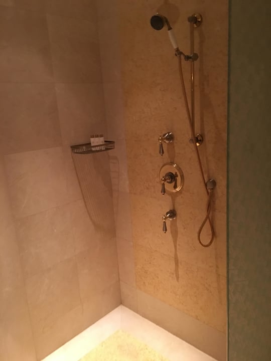 Sauber, groß und komfortabel Emirates Palace Mandarin Oriental