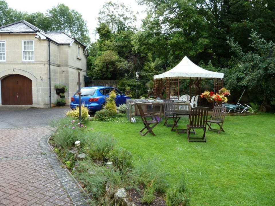 Garten mit Laube und Picknick-Tisch Pulteney House