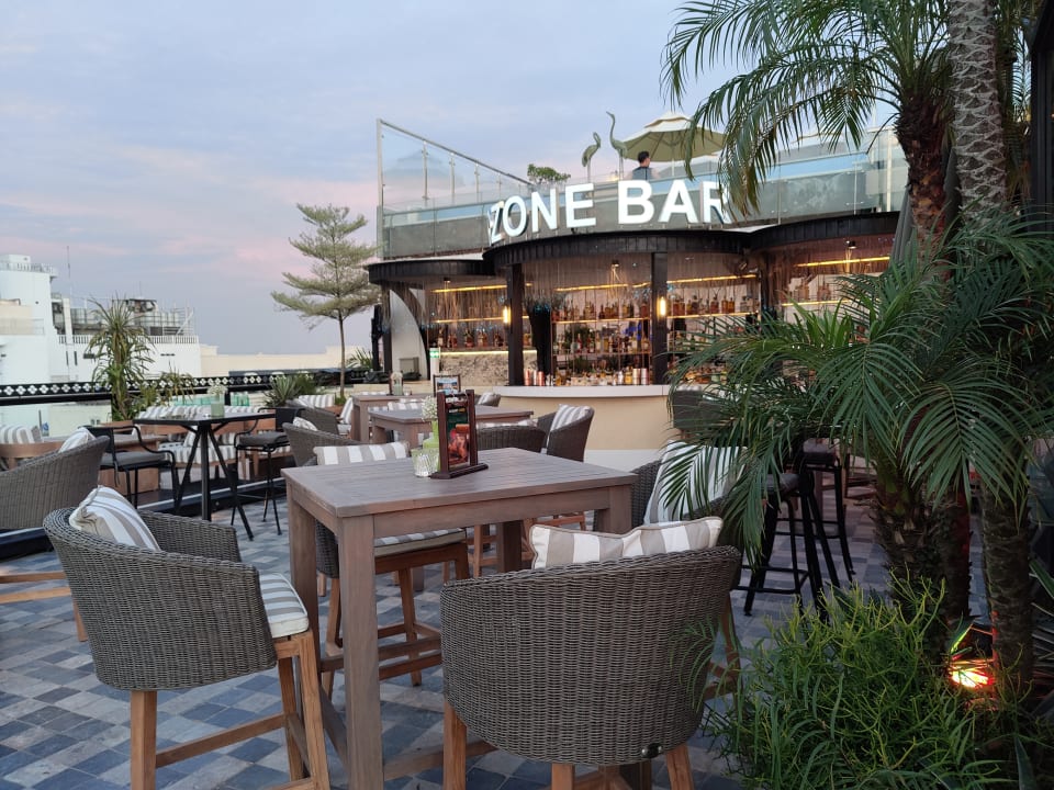 Pool GRAND HOTEL du LAC Hanoi