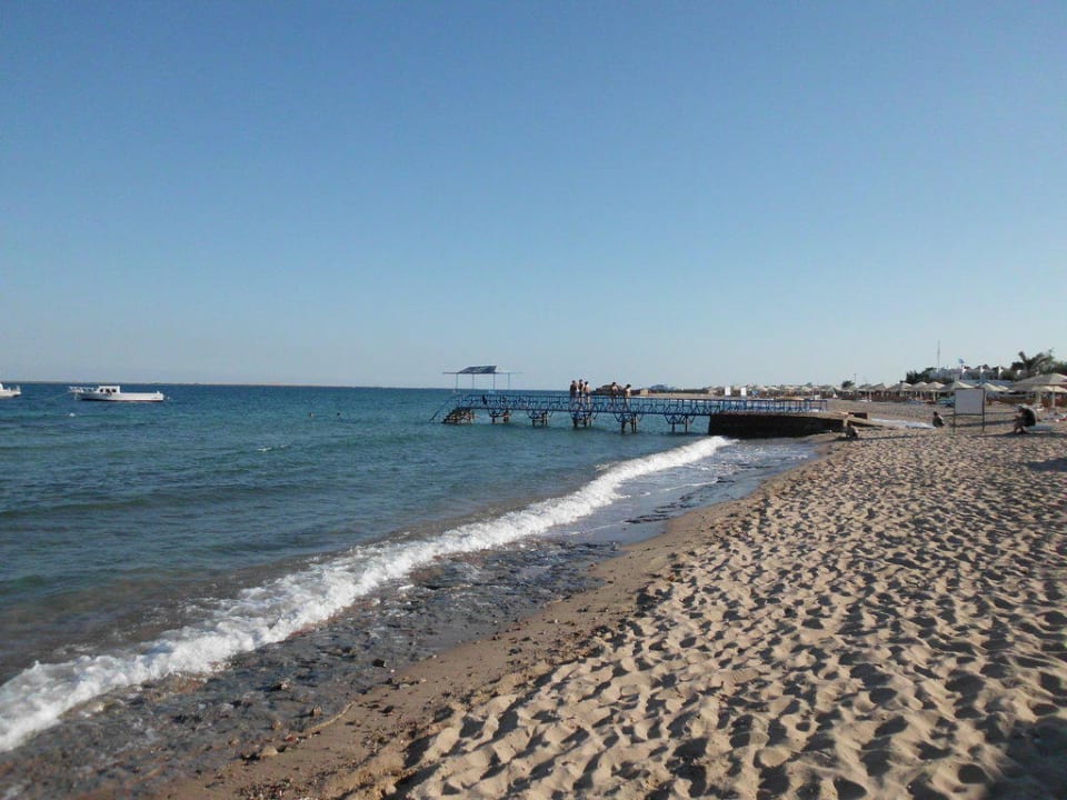 Blick nach Rechts am Strand Menaville Safaga